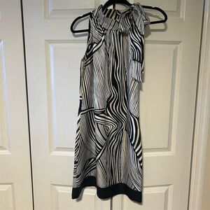 White House Black Market Women's Black Sleeveless Knee Dress Size 0